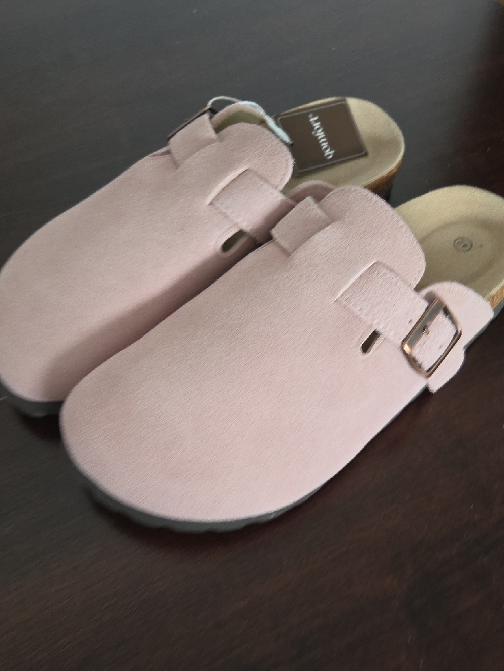 Qomfort Blush Pink Suede Slip-On Clogs with Buckle